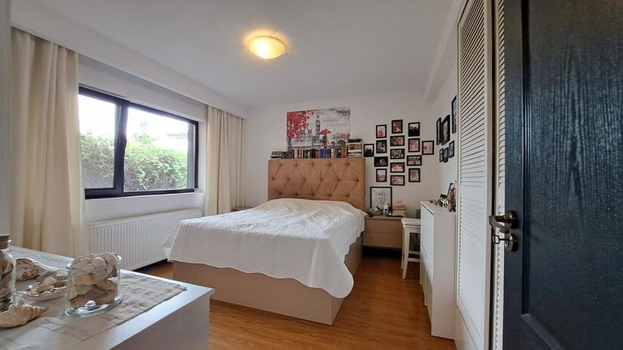Casă individuală cu 5 camere cu Teren 300 Mp în Tunari