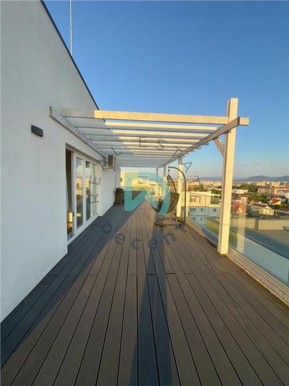Apartament cu 3 camere decomandat în Tractorul