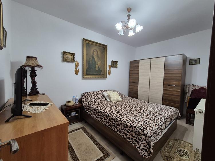 Casă individuală cu 3 camere cu Canalizare în Central