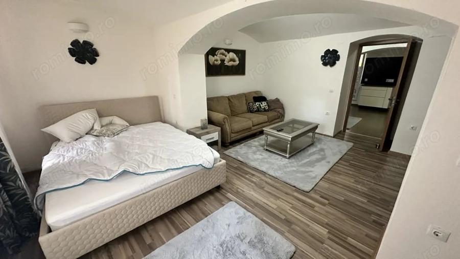 Garsonieră decomandată în Central