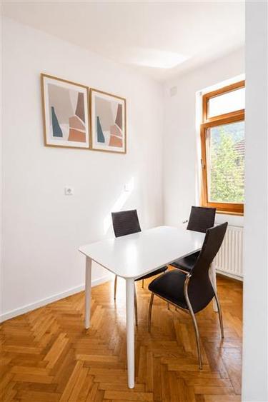 Apartament cu 2 camere decomandat, mobilat în Centrul Istoric