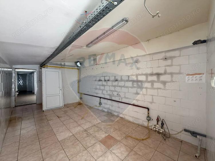 Spațiu comercial, de 78 mp, în Titan