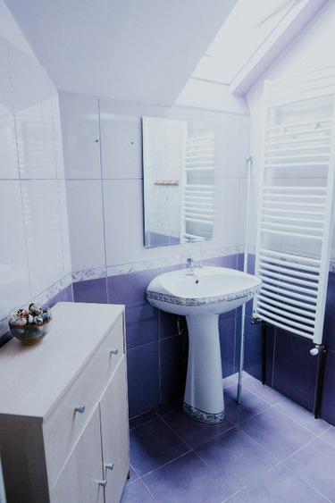 Casă individuală cu 5 camere cu Canalizare în Ultracentral