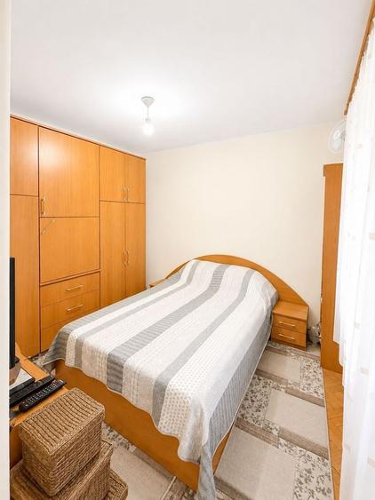 Apartament cu 3 camere semidecomandat în Circumvalațiunii
