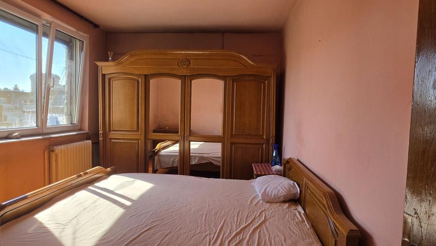 Apartament cu 3 camere decomandat, mobilat în Centrul Civic