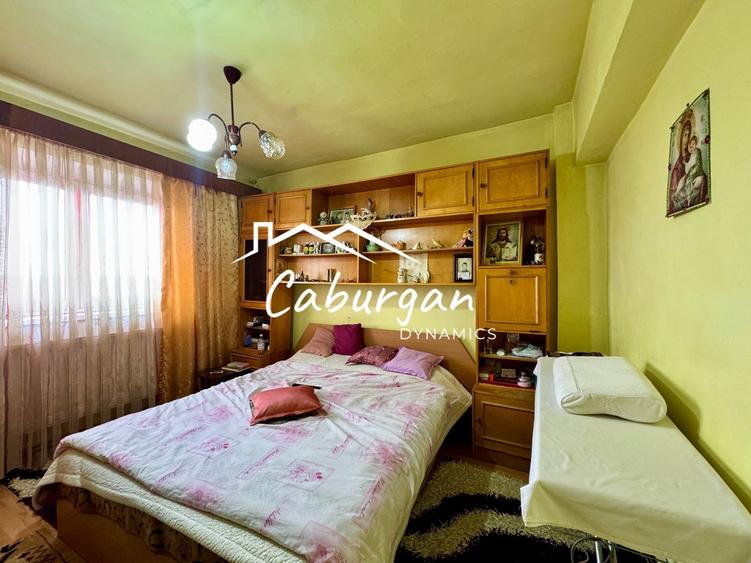 Apartament cu 4 camere decomandat în Turnișor