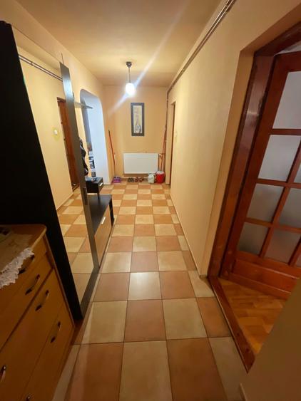 Casă cu 4 camere în Exterior Vest