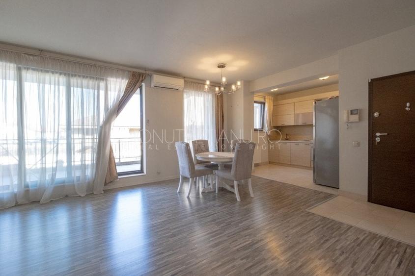 Apartament cu 3 camere semidecomandat, mobilat în Pipera