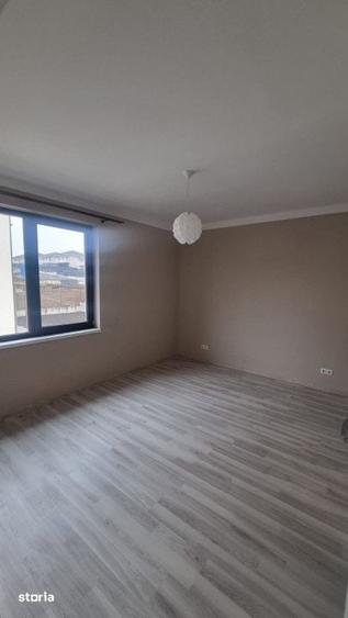 Casă cu 4 camere cu Teren 445 Mp în Central