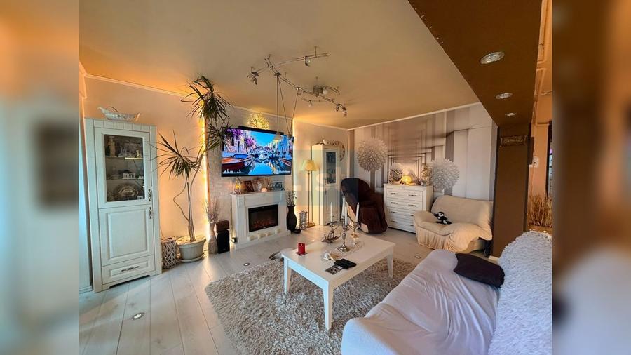 Apartament cu 4 camere în Mazepa 1