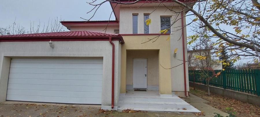 Casă individuală cu 6 camere cu Garaj în Băneasa