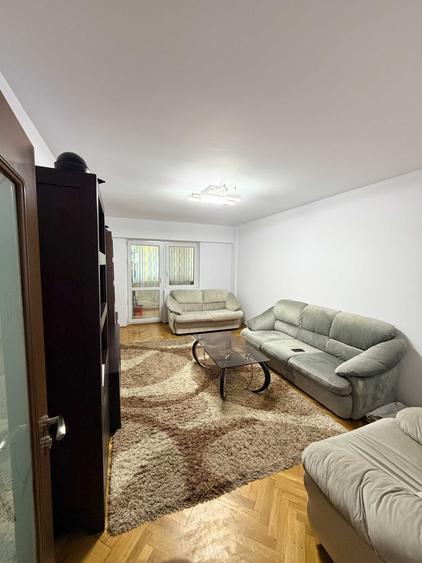 Apartament cu 3 camere decomandat în Ultracentral