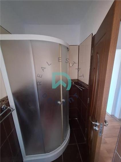 Casă cu 2 camere cu Teren 300 Mp în Craiter