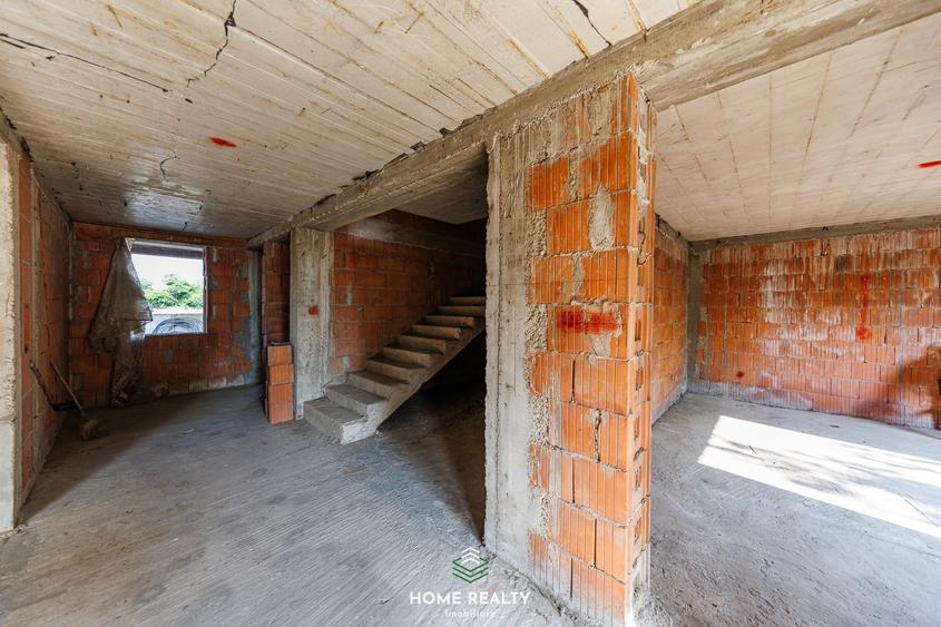Casă individuală cu 7 camere cu Canalizare în Beregsău Mare