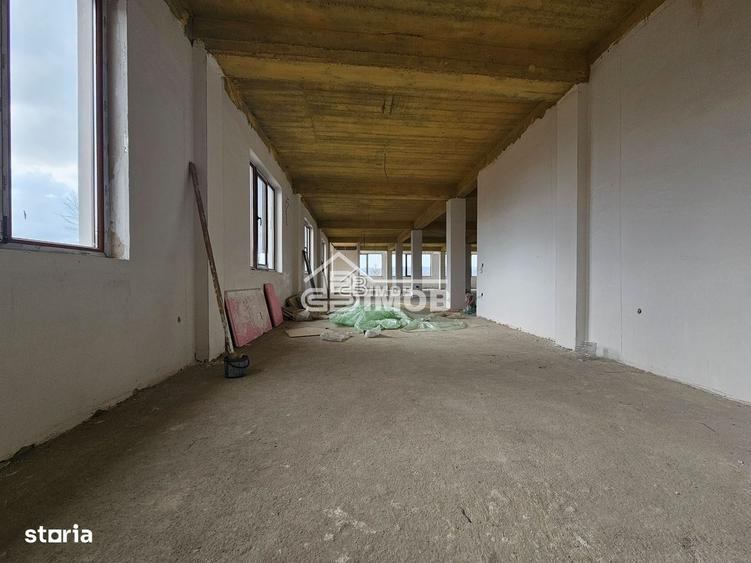 Spațiu comercial, de 380 mp, în Izvoarele