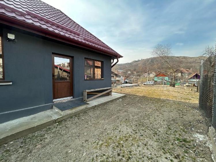 Casă cu 2 camere cu Teren 490 Mp în Măhăceni