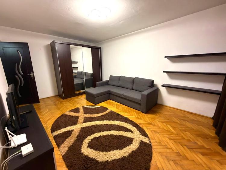Apartament cu 2 camere decomandat, mobilat în Rovine