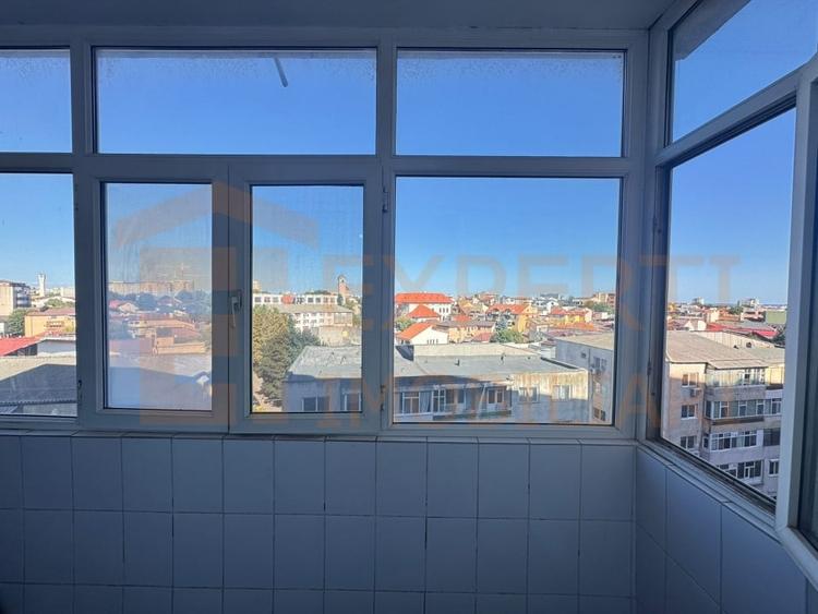 Apartament cu 2 camere decomandat, mobilat în Casa de Cultură