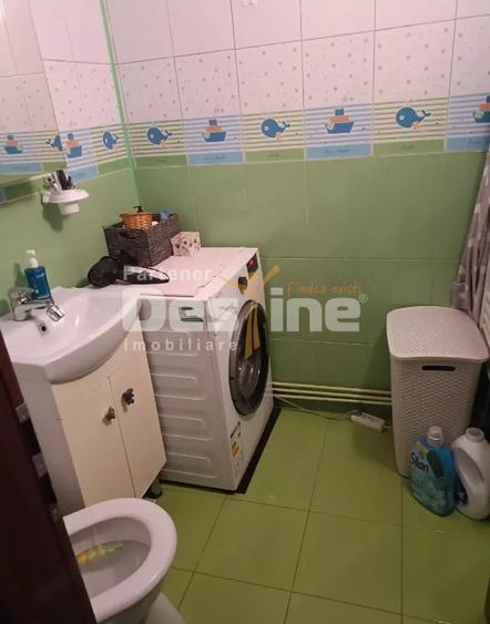Apartament cu 3 camere, mobilat în Dâmbovița