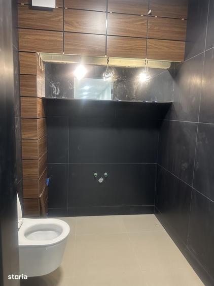 Spațiu comercial, de 123 mp, în Central