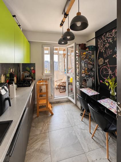 Apartament cu 3 camere semidecomandat, mobilat în Gorjului