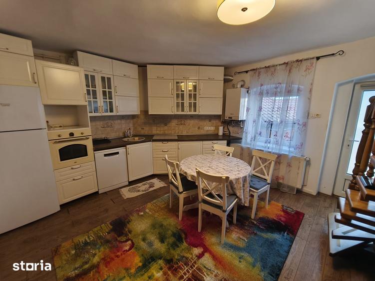 Apartament cu 4 camere în Schei