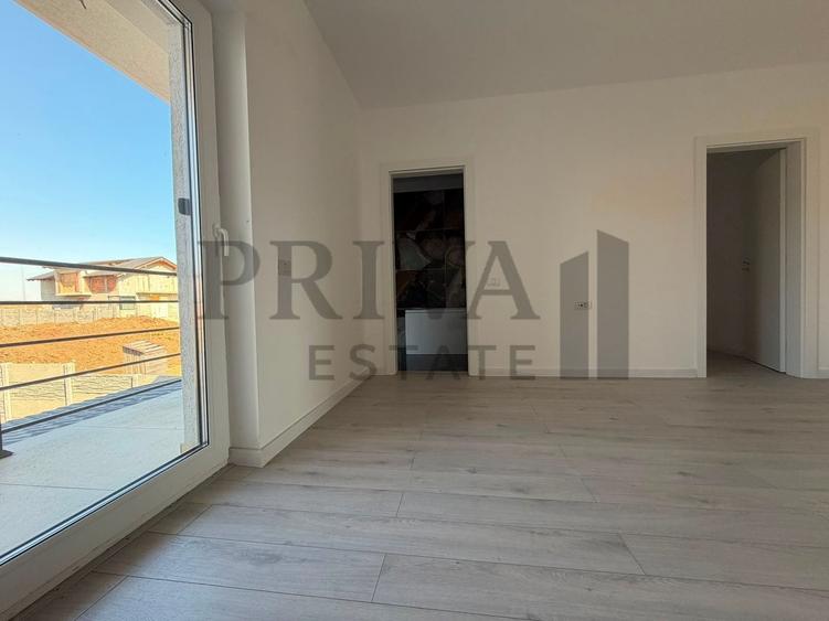 Duplex cu 4 camere cu Canalizare în Giarmata
