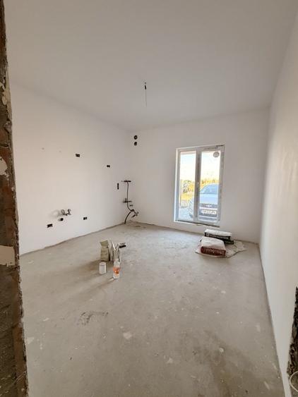 Duplex cu 4 camere cu Canalizare în Dumbrăvița