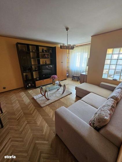 Apartament cu 4 camere decomandat în Central