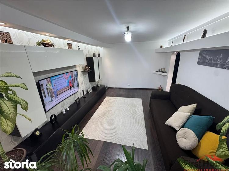 Apartament cu 3 camere, mobilat în Central