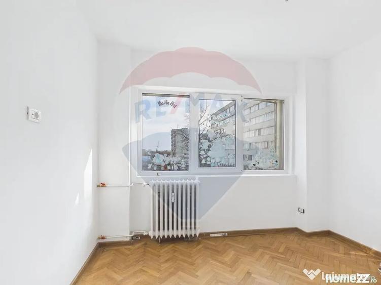 Apartament cu 3 camere decomandat în Lacul Tei