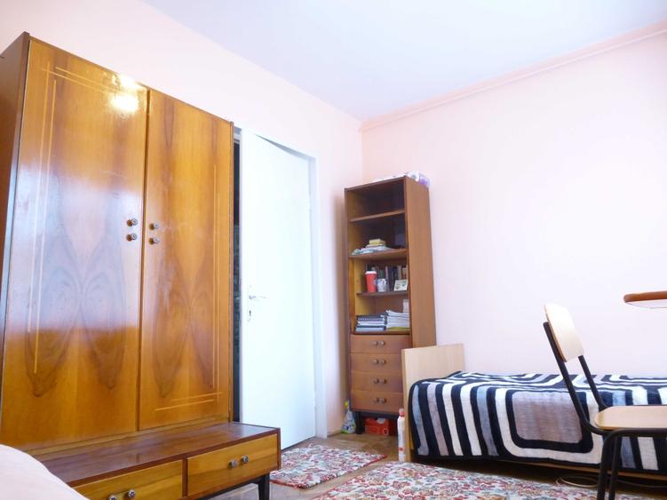 Apartament cu 3 camere decomandat în Copou