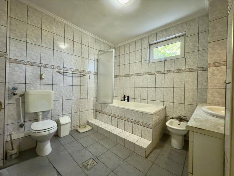 Casă individuală cu 6 camere cu Teren 658 Mp în Agigea