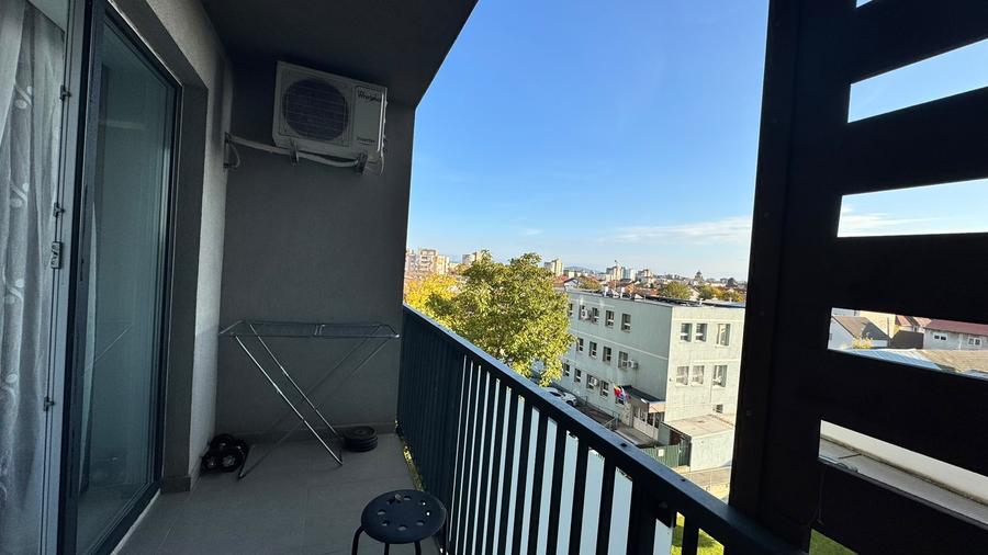 Apartament cu 2 camere nedecomandat în Centru Civic