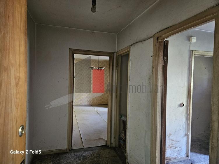 Urgent! Apartament 3 camere piata Minis - 2