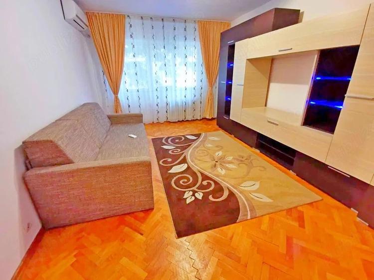 Apartament cu 2 camere decomandat în Soarelui