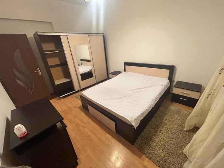 Apartament cu 2 camere decomandat, mobilat în Central