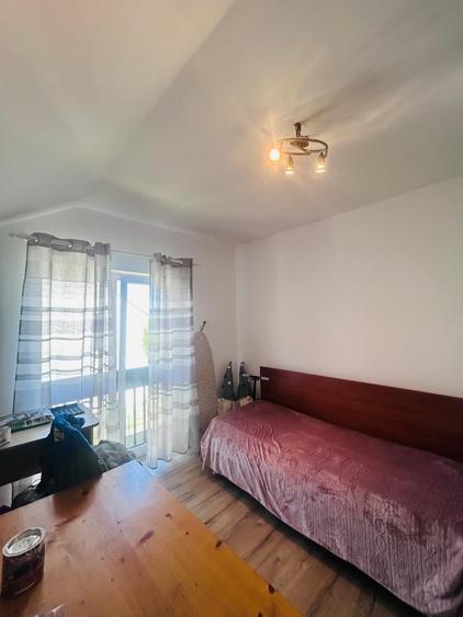 Duplex cu 5 camere cu Canalizare în Florești