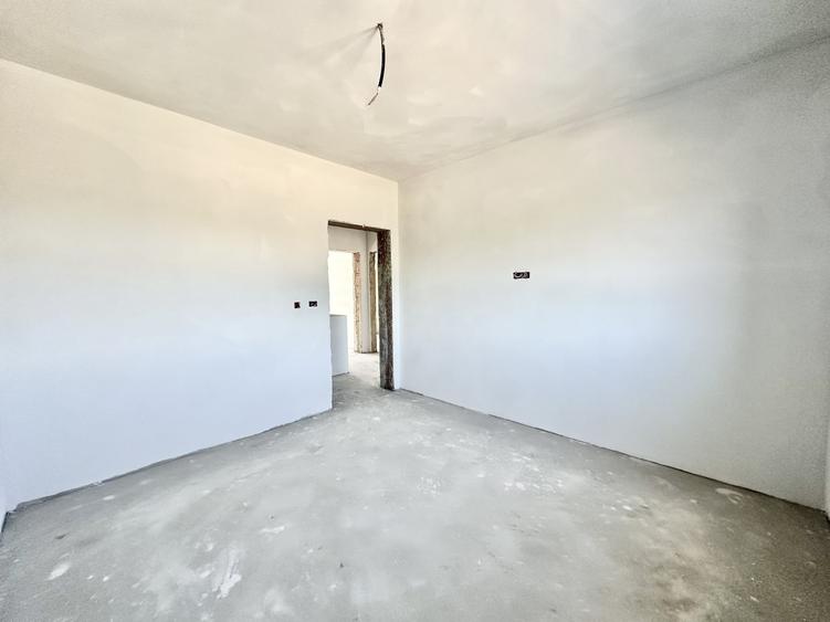 Duplex cu 5 camere cu Canalizare în Moșnița Nouă