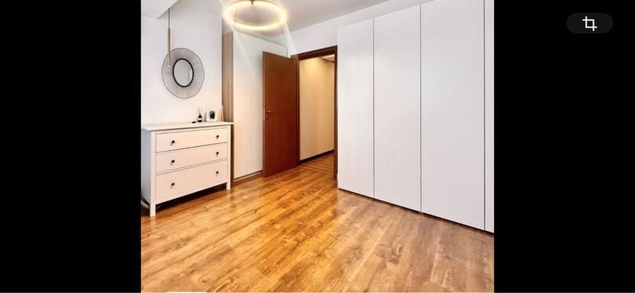 Apartament cu 3 camere semidecomandat în Parcul Carol