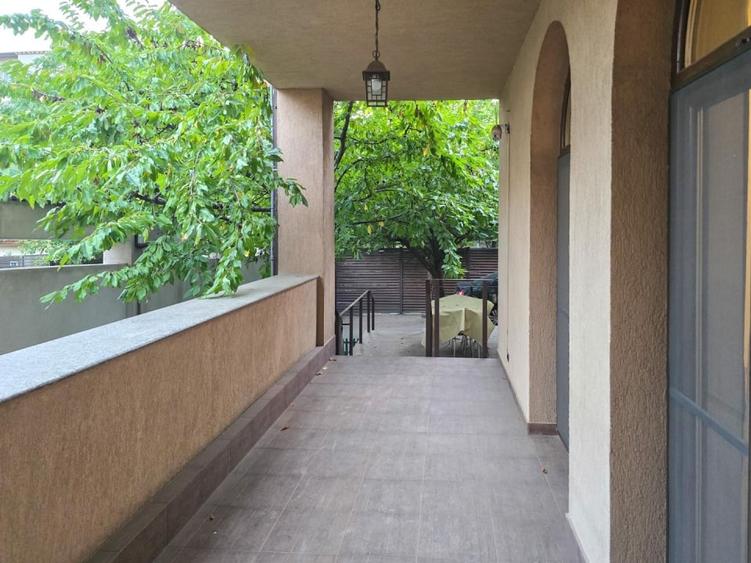 Casă cu 7 camere cu Teren 500 Mp în Unirii