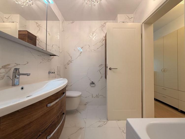 Apartament cu 4 camere decomandat, mobilat în Unirii