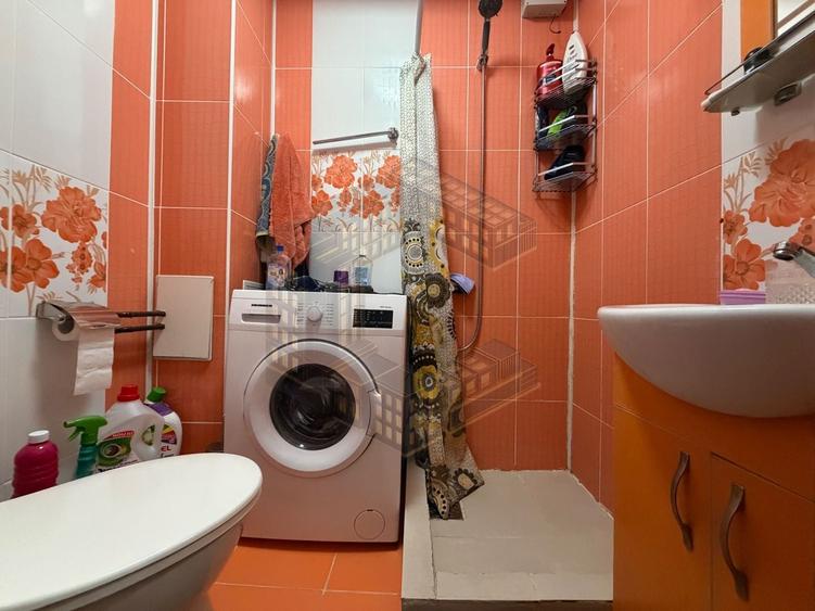 Garsonieră decomandată, mobilată în Girocului