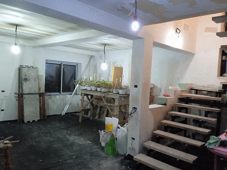 Casă cu 6 camere în Mihai Vodă