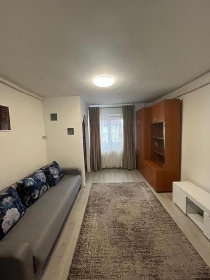Garsonieră decomandată în Iris