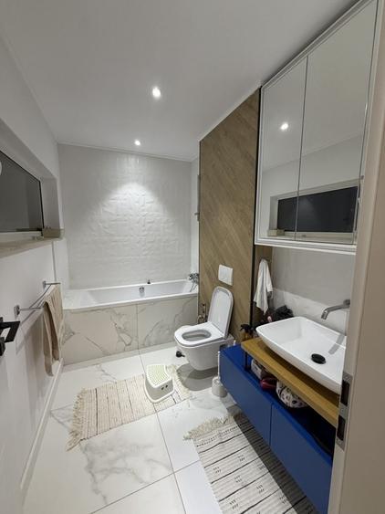 Casă cu 4 camere cu Teren 300 Mp în Central