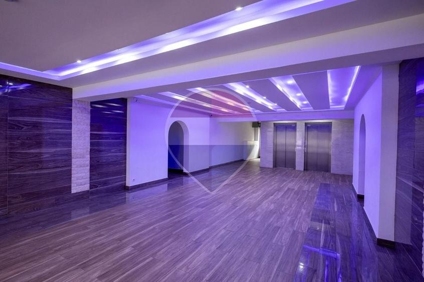 Apartament cu 2 camere decomandat în Tractorul