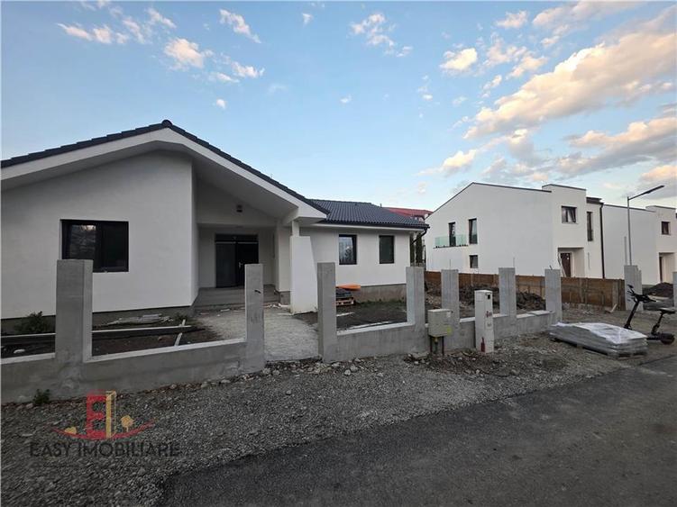 Casă individuală cu 4 camere cu Teren 500 Mp în Tudor