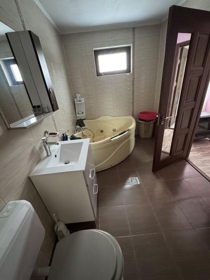 Casă cu 4 camere cu Teren 800 Mp în Dragalina