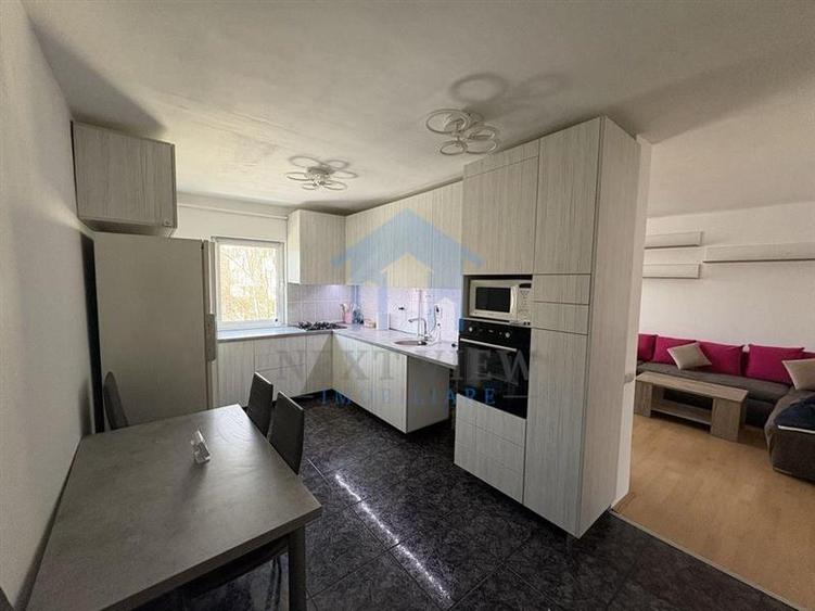 Apartament cu 4 camere decomandat în Plopilor